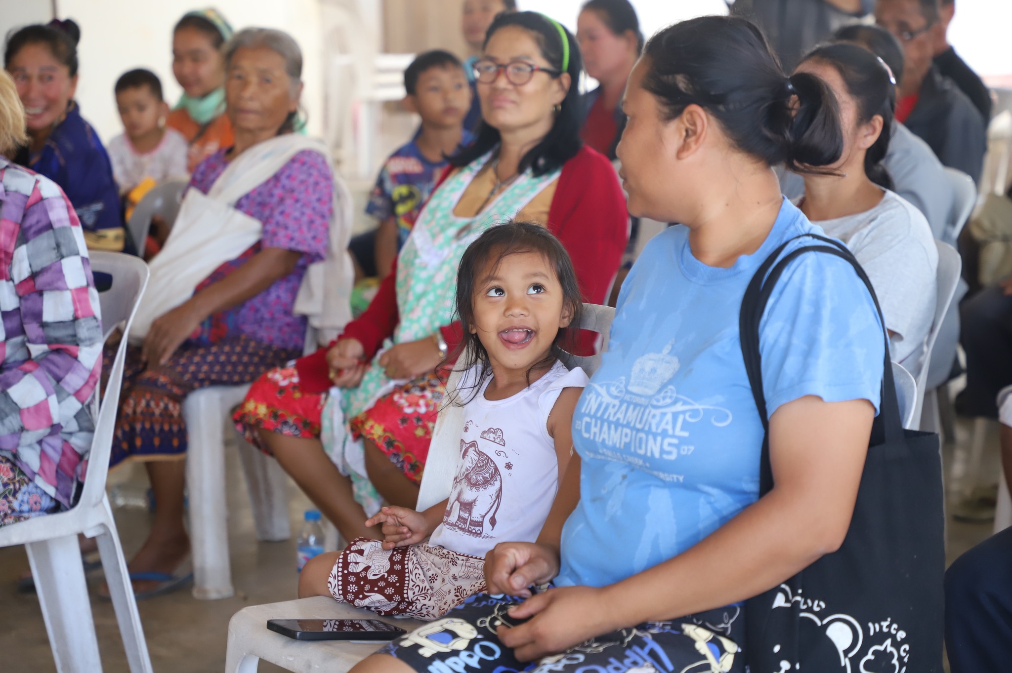 title - เลขาฯ ส.ป.ก. รุดให้กำลังใจพี่น้องเกษตรกรในเขตปฏิรูปที่ดินพื้นที่ชายแดนอุบลฯ ใกล้จุดสู้รบเพียง 7 กม.
